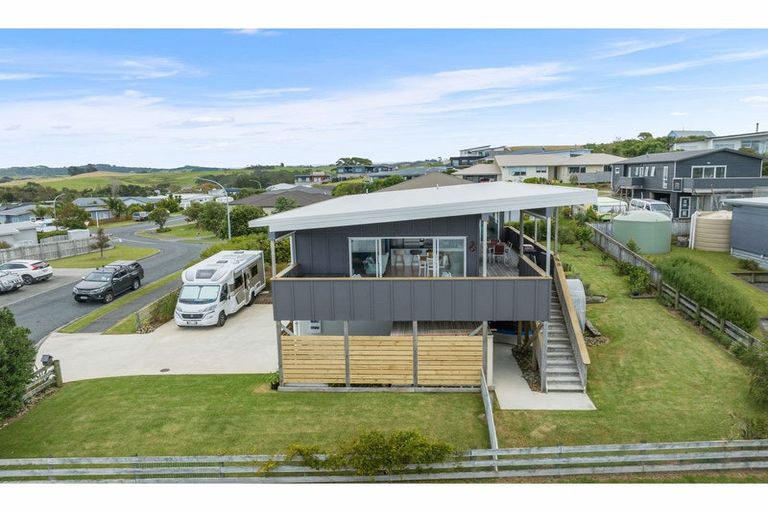 Photo of property in 7 Takahe Place, Mangawhai, 0505