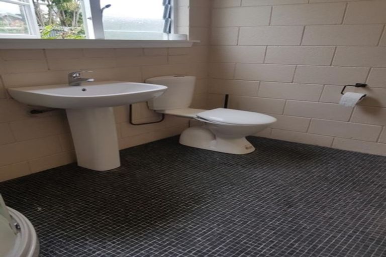 Photo of property in 528-530 Devon Street East, Fitzroy, New Plymouth, 4312