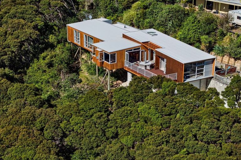 Photo of property in 53 Exploration Way, Whitby, Porirua, 5024