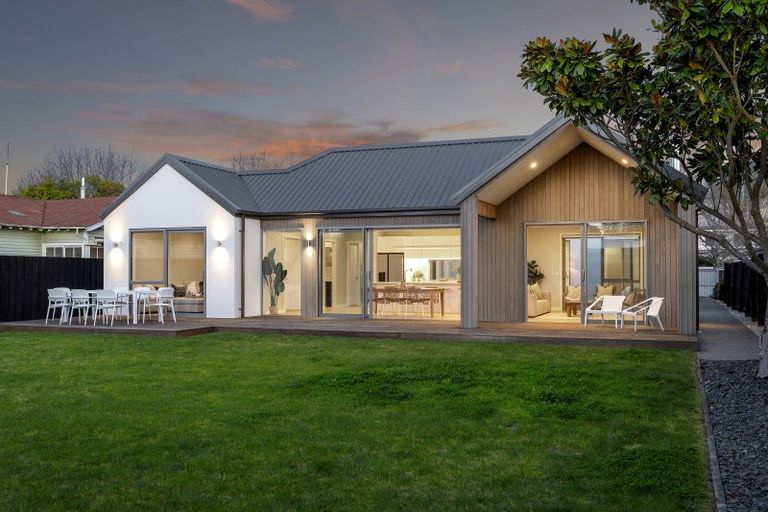 Photo of property in 73 Paparoa Street, Papanui, Christchurch, 8053