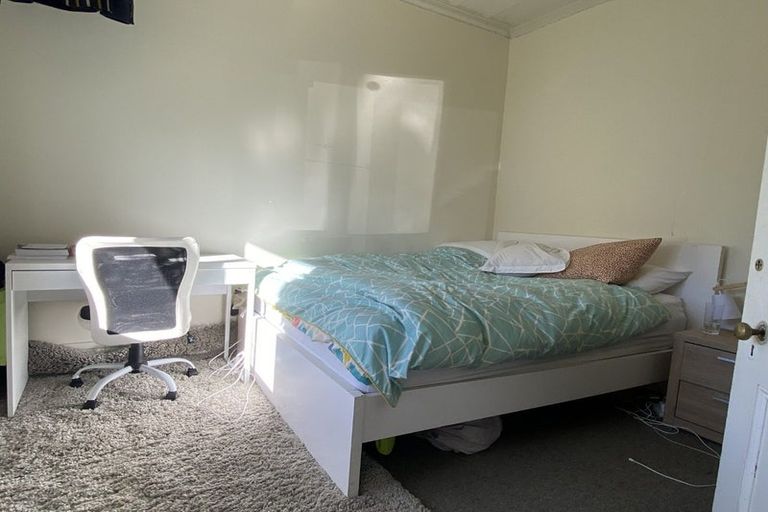 Photo of property in 39 Howe Street, North Dunedin, Dunedin, 9016