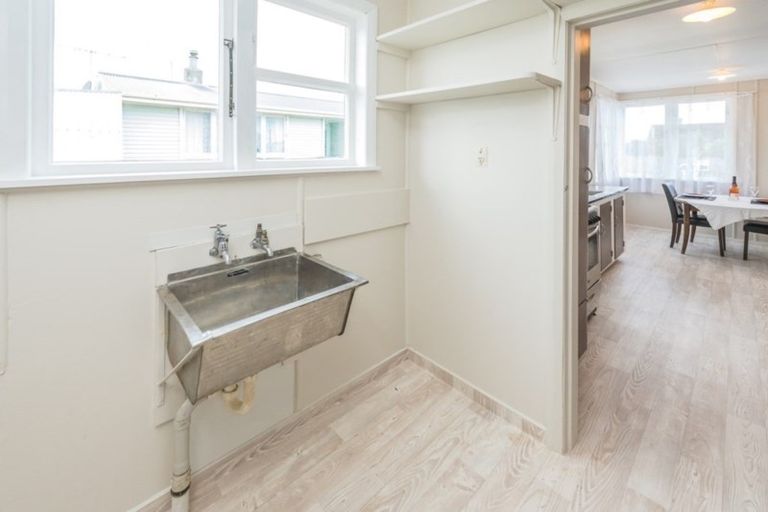 Photo of property in 35 Matipo Street, Castlecliff, Whanganui, 4501