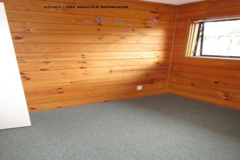 Photo of property in 51a Tiromoana Road, Raumati South, Paraparaumu, 5032