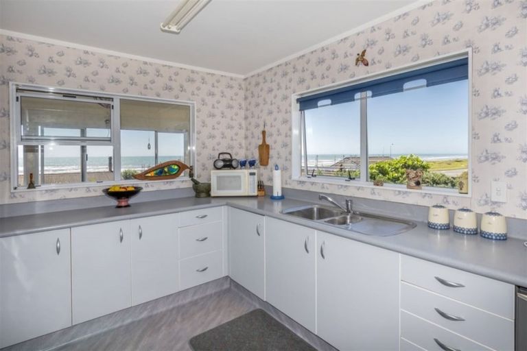 Photo of property in 5 Scott Avenue, Otaki Beach, Otaki, 5512