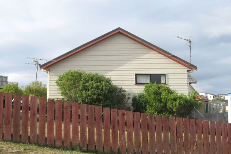 Photo of property in 4 Irwell Street, Island Bay, Wellington, 6023