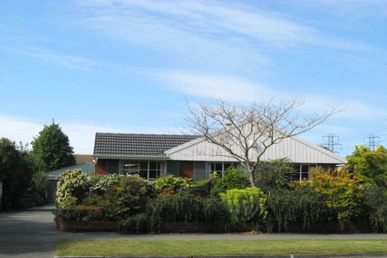 Photo of property in 22 Ambleside Drive, Burnside, Christchurch, 8053