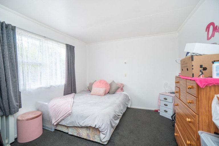 Photo of property in 12 Kowhai Avenue, Takaro, Palmerston North, 4410