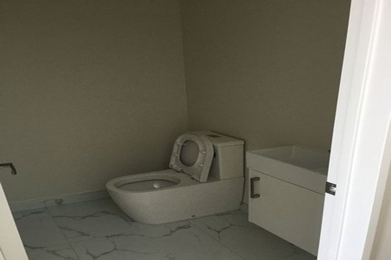 Photo of property in 10 Hapukupuku Avenue, Beachlands, Auckland, 2018