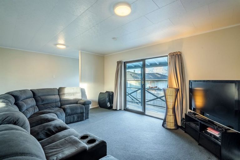 Photo of property in 62 Finlayson Avenue, Clendon Park, Auckland, 2103