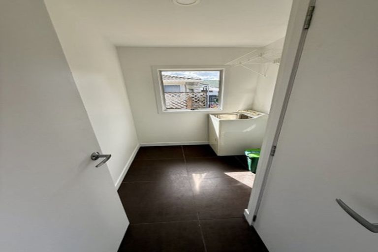 Photo of property in 45 Lynn Road, Bayview, Auckland, 0629