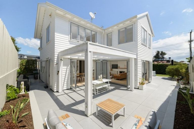 Photo of property in 215a Oceanbeach Road, Mount Maunganui, 3116