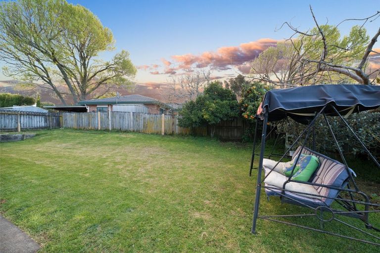 Photo of property in 17 Greenberry Drive, Ranui, Auckland, 0612