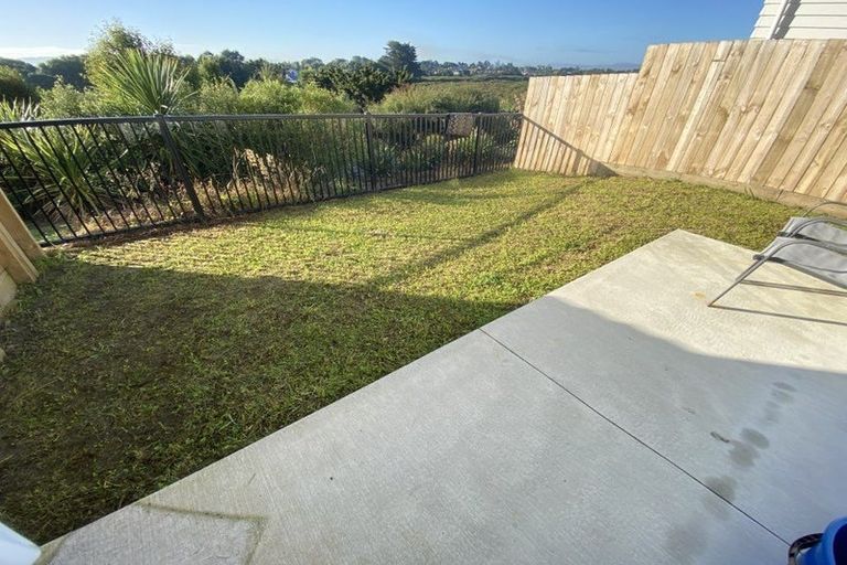 Photo of property in 34 Matawhanga Drive, Wattle Downs, Auckland, 2103