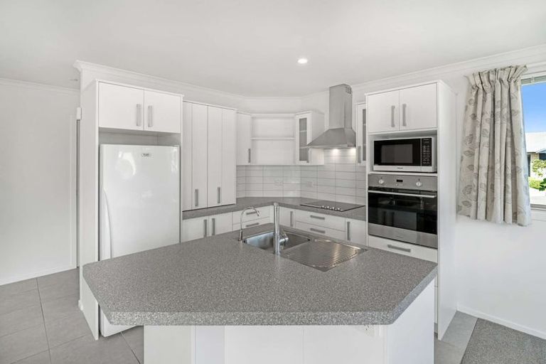 Photo of property in Henry Russell Estate, 8/36 Belgrove Drive, Waipukurau, 4200