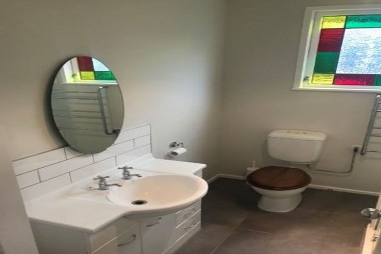 Photo of property in 2/49 Mandalay Terrace, Khandallah, Wellington, 6035