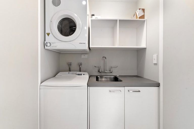 Photo of property in 96 Hill Street, Thorndon, Wellington, 6011