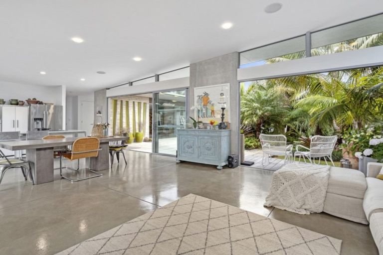 Photo of property in 5 Harbour View Road, Point Wells, Warkworth, 0986