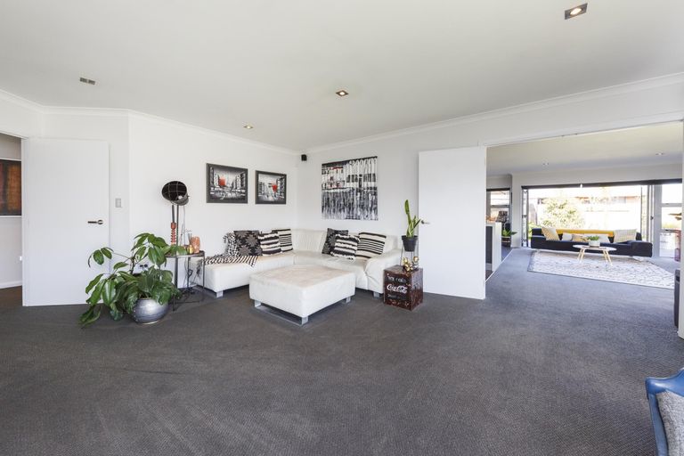 Photo of property in 31 Pegasus Place, Kelvin Grove, Palmerston North, 4414