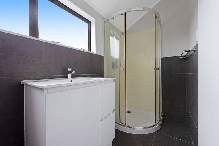 Photo of property in 52 Frobisher Street, Island Bay, Wellington, 6023