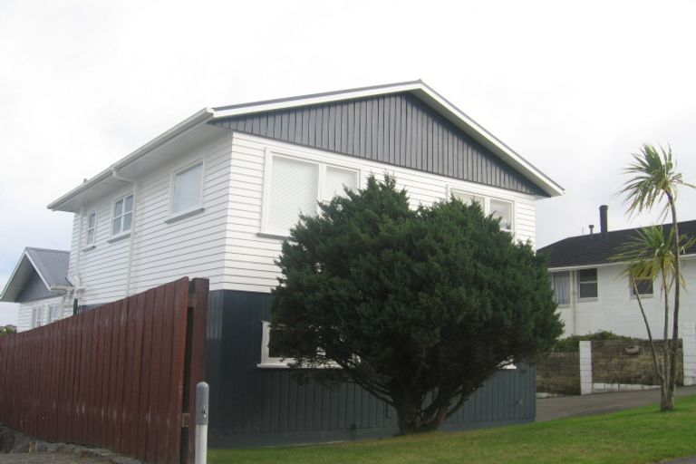 Photo of property in 12 Banksia Grove, Maungaraki, Lower Hutt, 5010