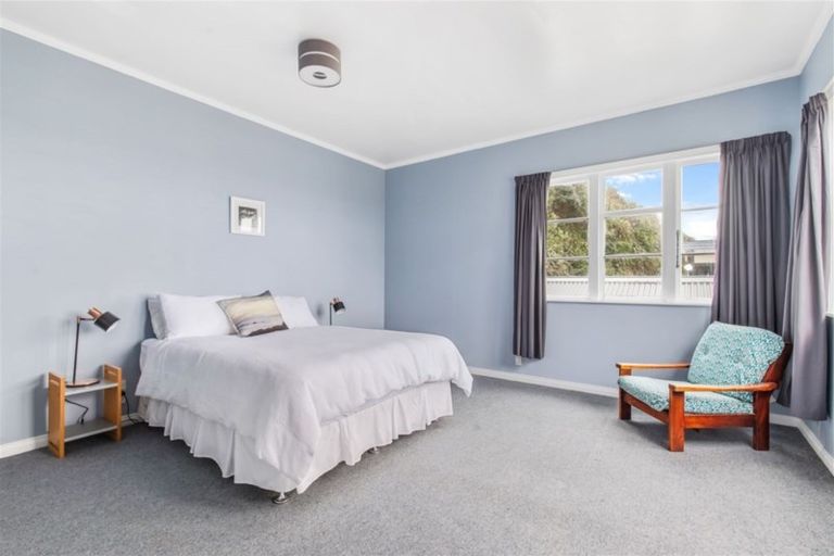 Photo of property in 346 The Esplanade, Island Bay, Wellington, 6023