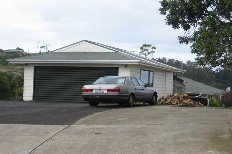 Photo of property in 8 Stillwater Crescent, Stillwater, Silverdale, 0993