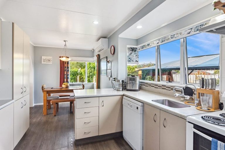 Photo of property in 52 Campbell Avenue, Paraparaumu, 5032