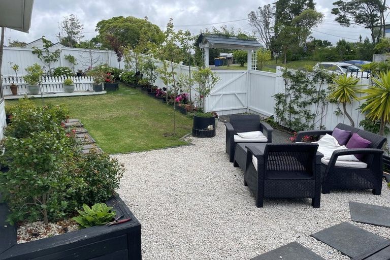 Photo of property in 6 Hiwihau Place, Glenfield, Auckland, 0629