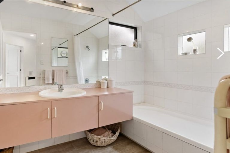 Photo of property in 53 Sentinel Road, Herne Bay, Auckland, 1011