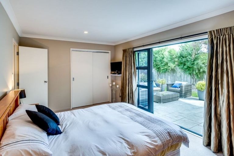 Photo of property in 128 Tait Drive, Greenmeadows, Napier, 4112