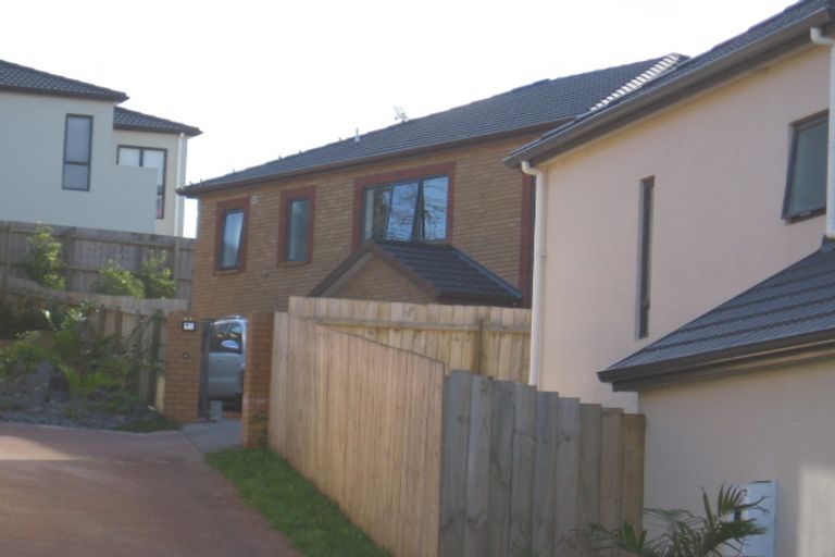 Photo of property in 47 Medallion Drive, Oteha, Auckland, 0632