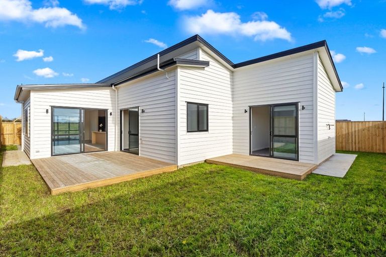 Photo of property in 101 Mutetai Road, Clarks Beach, 2122