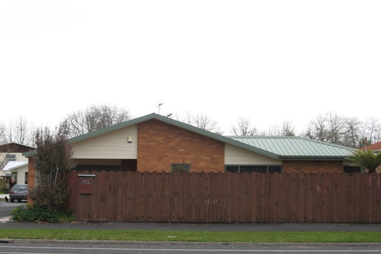 Photo of property in 859 Heaphy Terrace, Claudelands, Hamilton, 3214