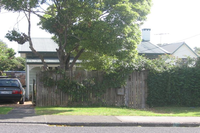 Photo of property in 1/18 Brook Street, Milford, Auckland, 0620