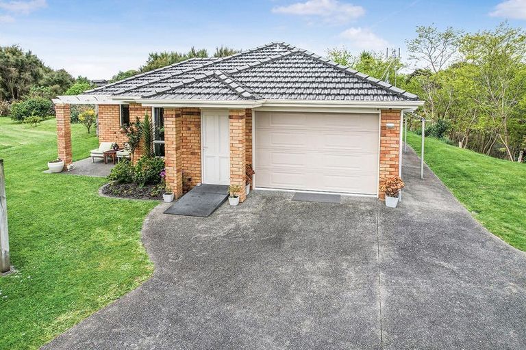 Photo of property in 43 Sovereign Isle Lane, Rototuna, Hamilton, 3210