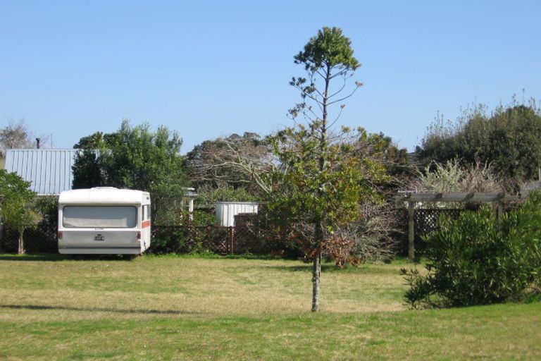 Photo of property in 86 Oyster Drive, Cooks Beach, Whitianga, 3591