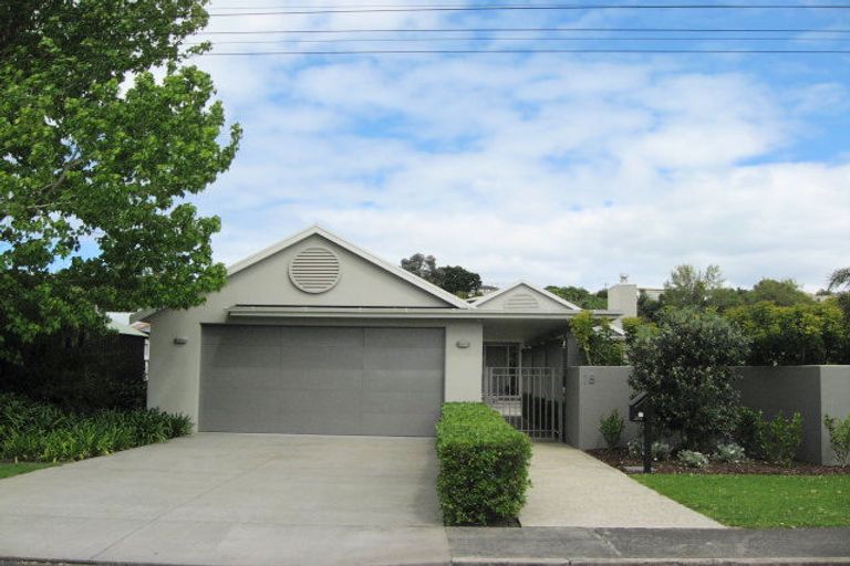 Photo of property in 18 Laurence Street, Manly, Whangaparaoa, 0930