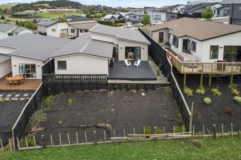 Photo of property in 6 Stile Place, Pukekohe, 2120