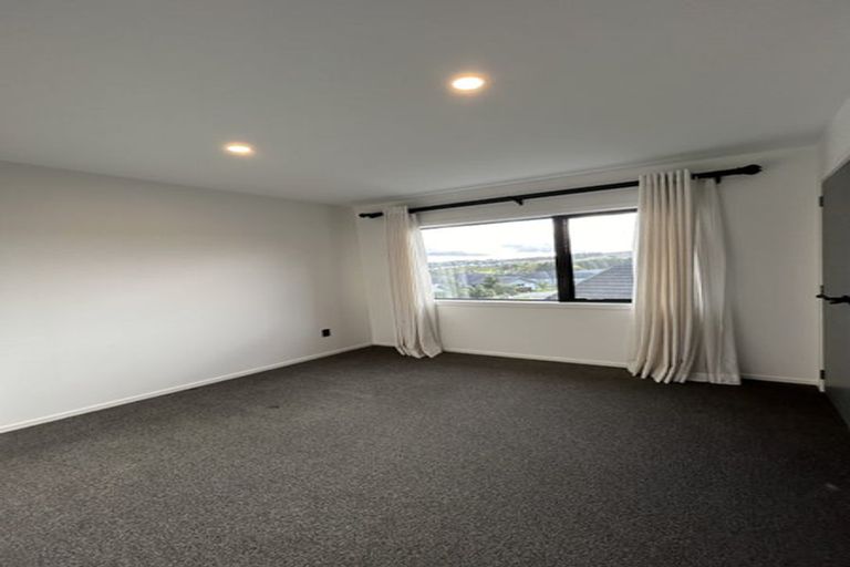 Photo of property in 4 Flavell Drive, Orewa, 0931