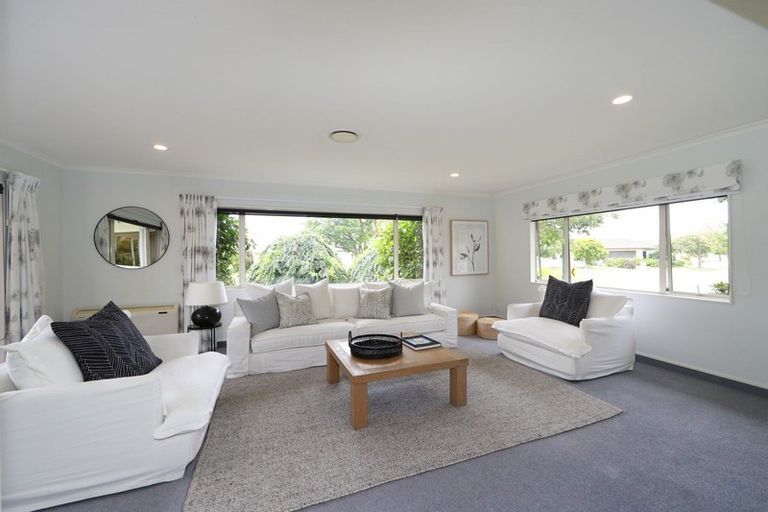 Photo of property in 2 Dules Walk, Taradale, Napier, 4112