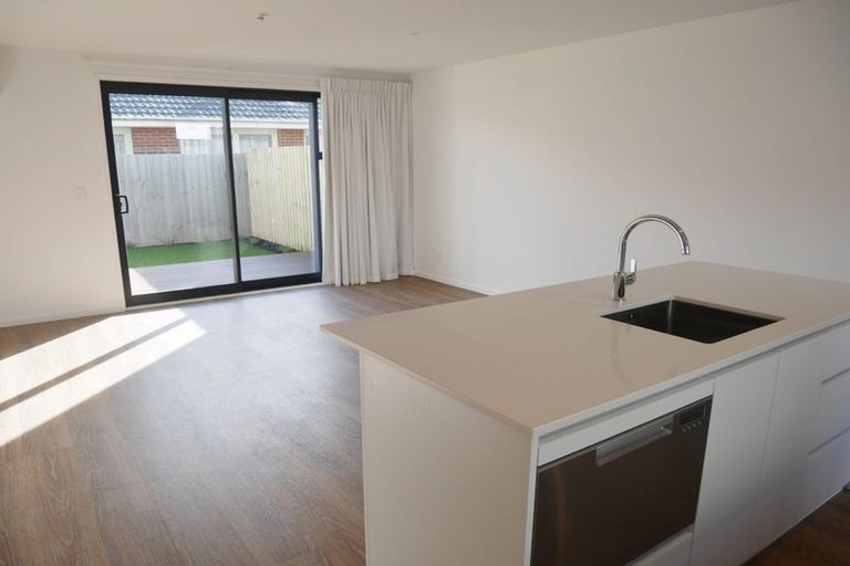 Photo of property in 3/23 Hills Road, Edgeware, Christchurch, 8013