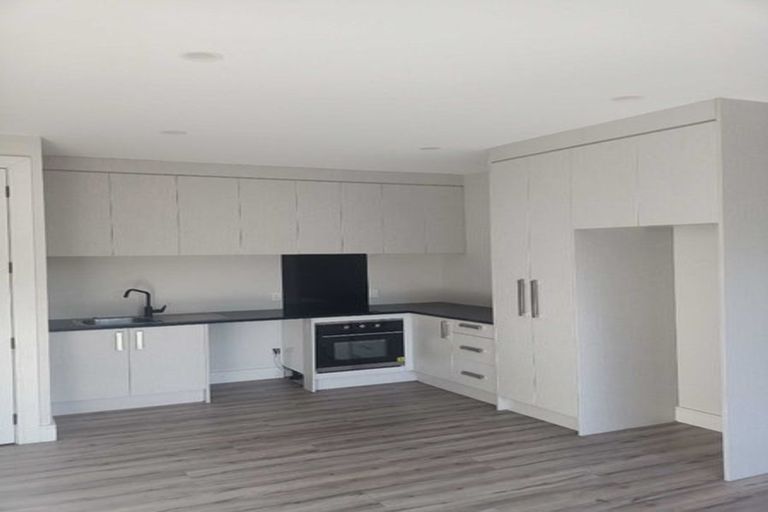 Photo of property in 11 Wyon Way, Flat Bush, Auckland, 2016