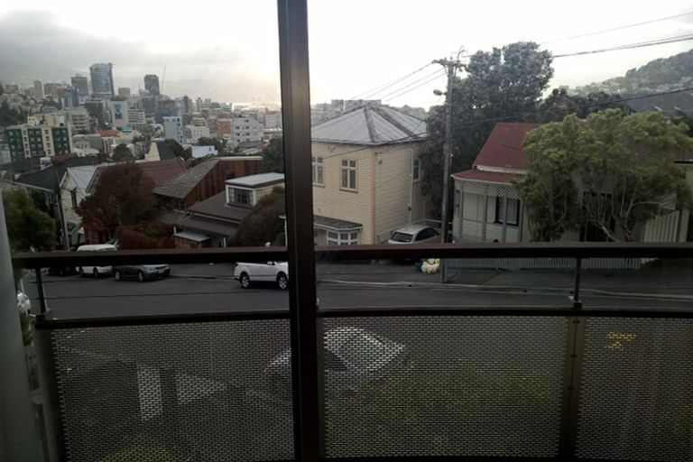 Photo of property in 74 Nairn Street, Mount Cook, Wellington, 6011