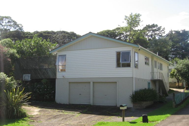 Photo of property in 27 Havelle Avenue, Titirangi, Auckland, 0604