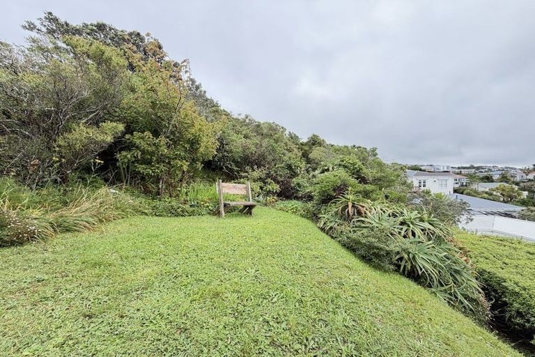 Photo of property in 37 Connaught Terrace, Brooklyn, Wellington, 6021