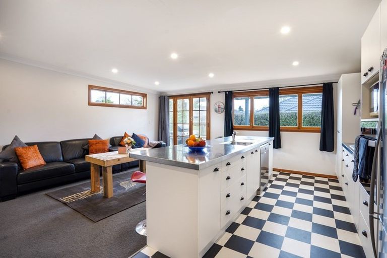 Photo of property in 36 Knowles Street, Terrace End, Palmerston North, 4410