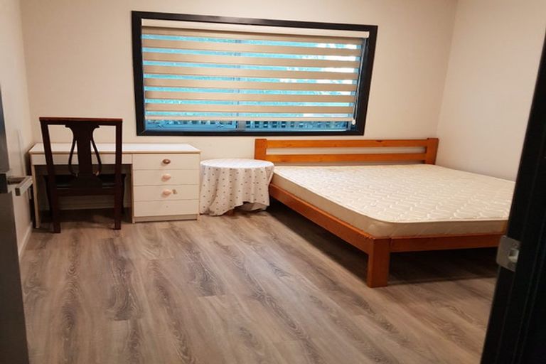 Photo of property in 208 Don Buck Road, Massey, Auckland, 0614