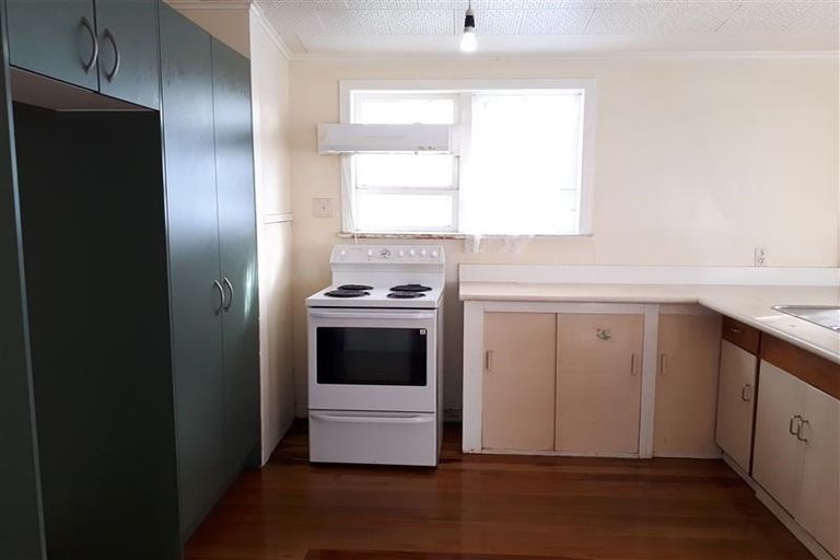 Photo of property in 67 View Road, Henderson, Auckland, 0612