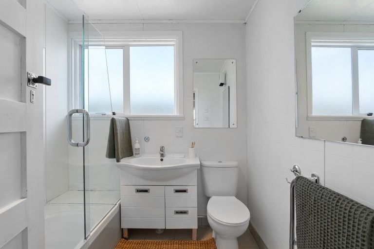 Photo of property in 16 Epsom Road, Sockburn, Christchurch, 8042