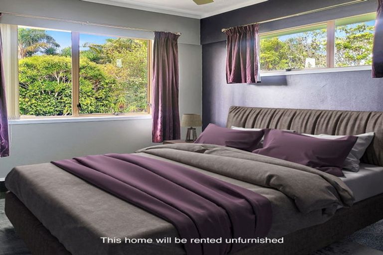 Photo of property in 18 Reynella Drive, Massey, Auckland, 0614